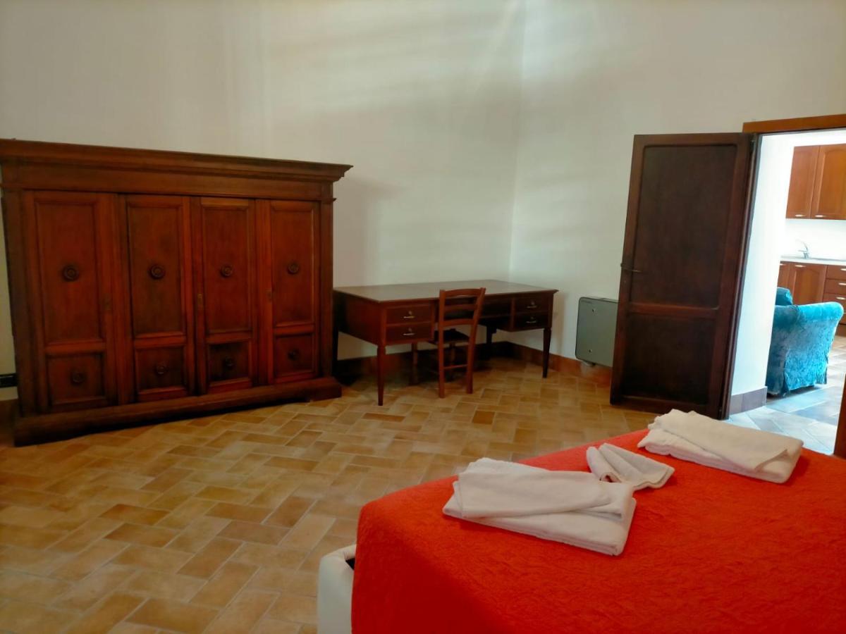 Antico Borgo La Commenda Aparthotel Montefiascone Exteriör bild
