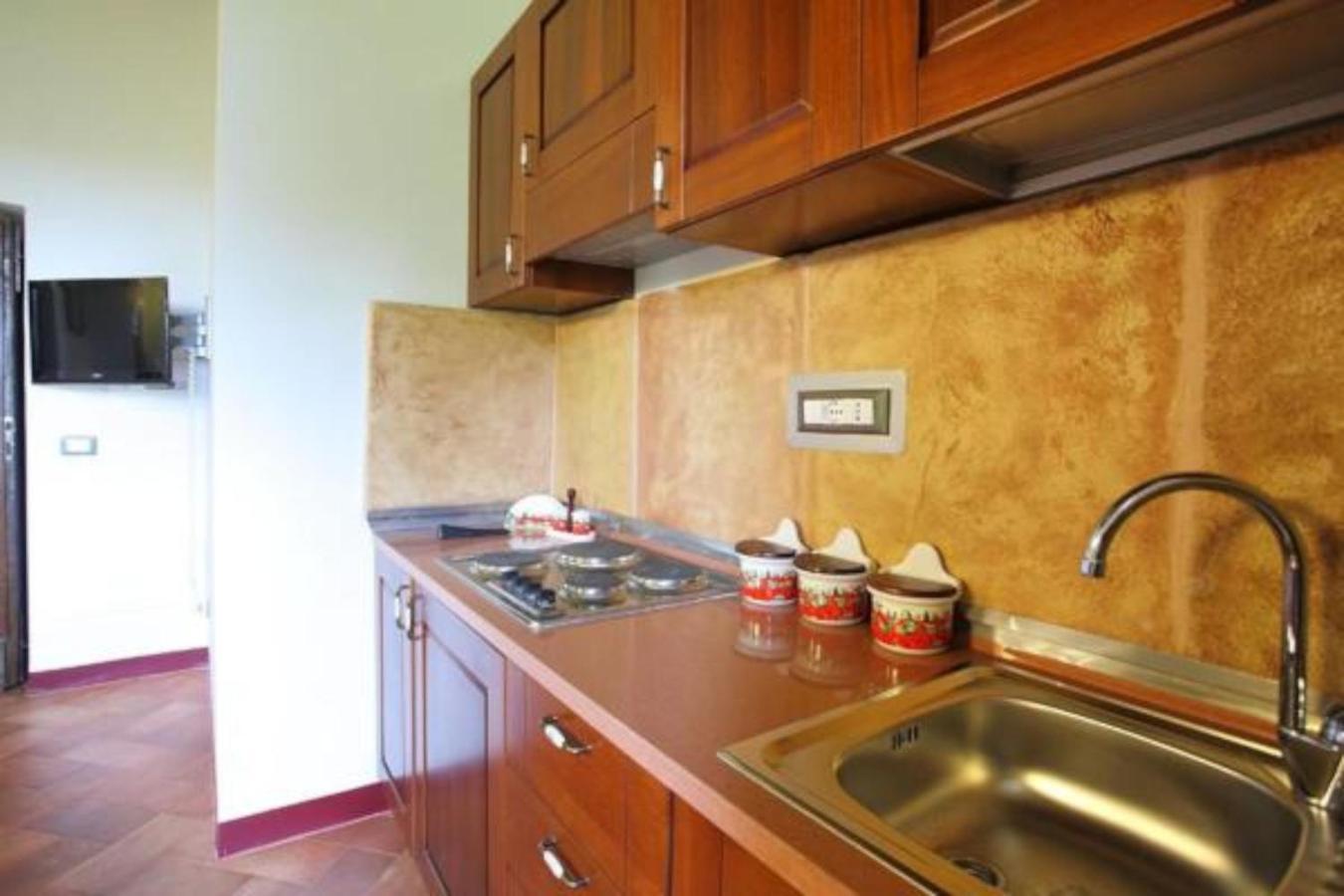 Antico Borgo La Commenda Aparthotel Montefiascone Exteriör bild