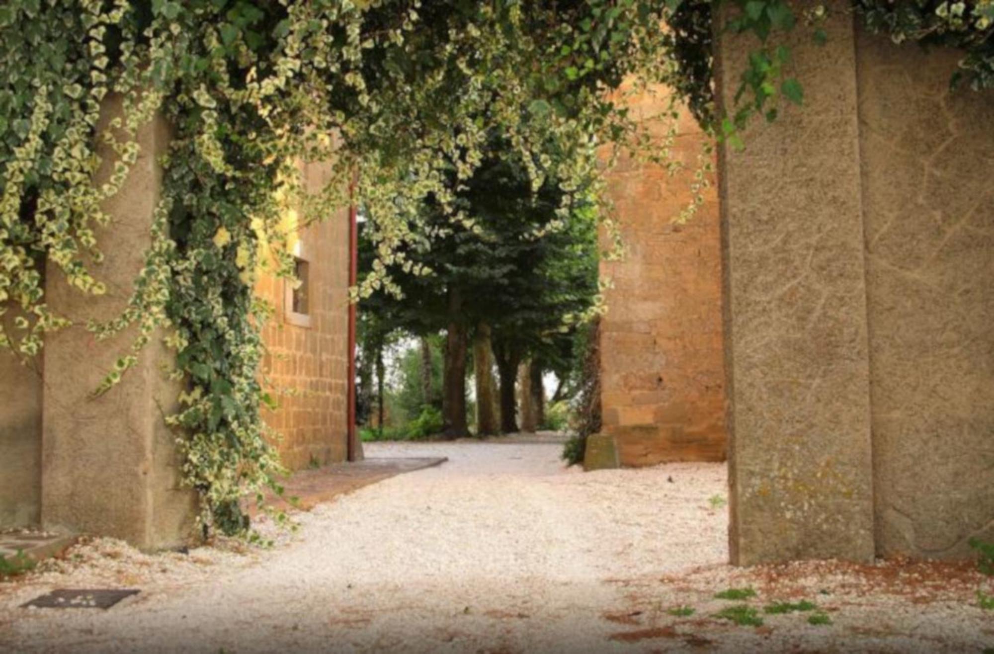Antico Borgo La Commenda Aparthotel Montefiascone Exteriör bild
