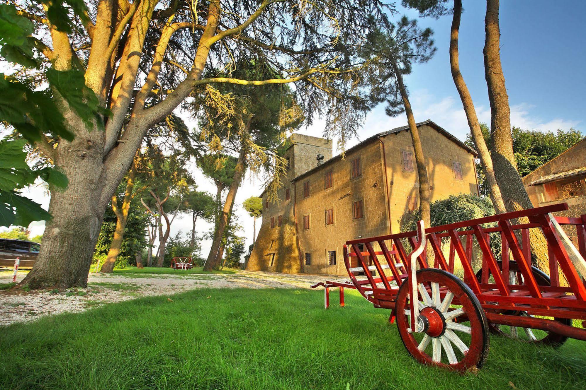 Antico Borgo La Commenda Aparthotel Montefiascone Exteriör bild