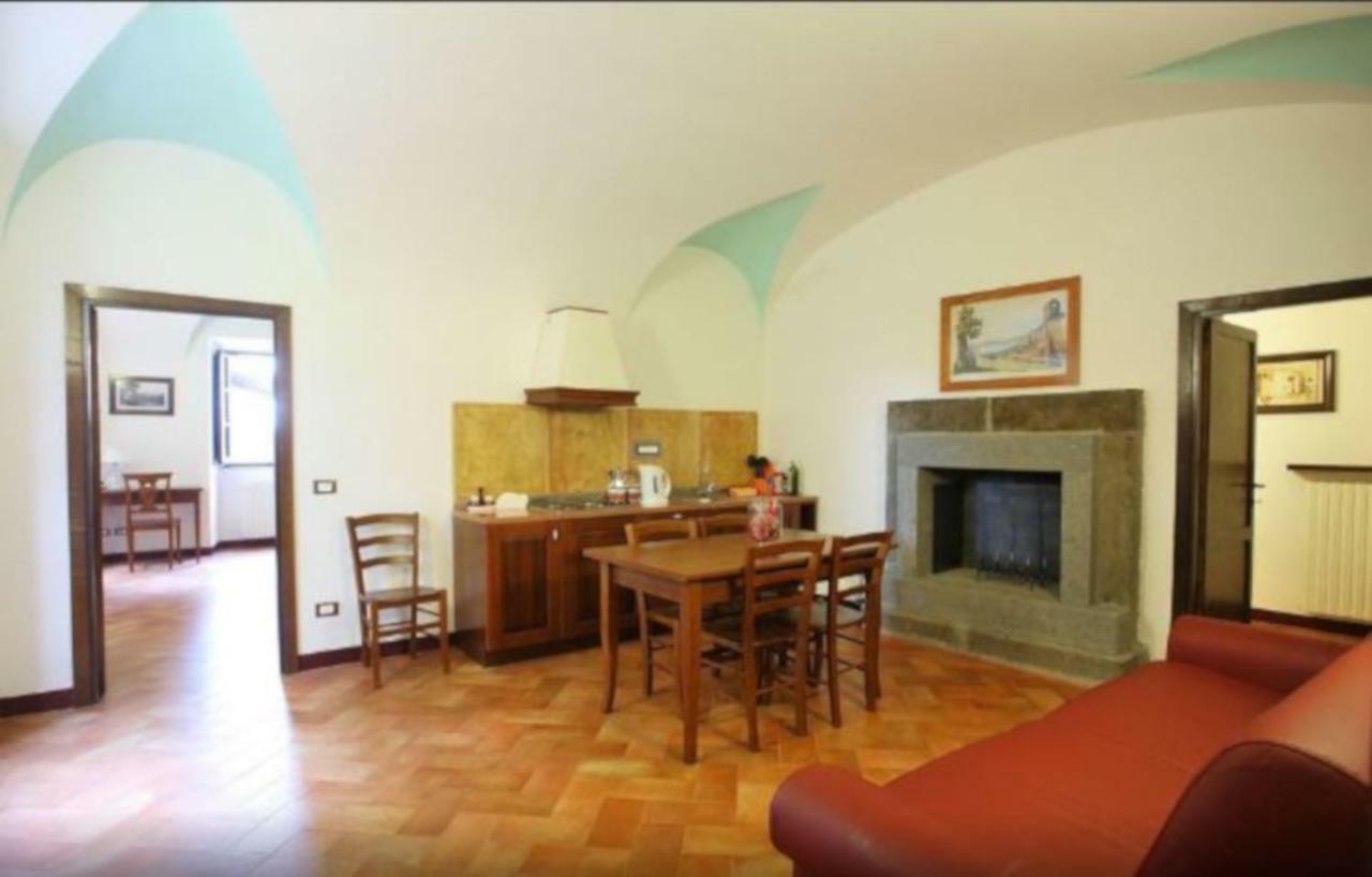 Antico Borgo La Commenda Aparthotel Montefiascone Exteriör bild