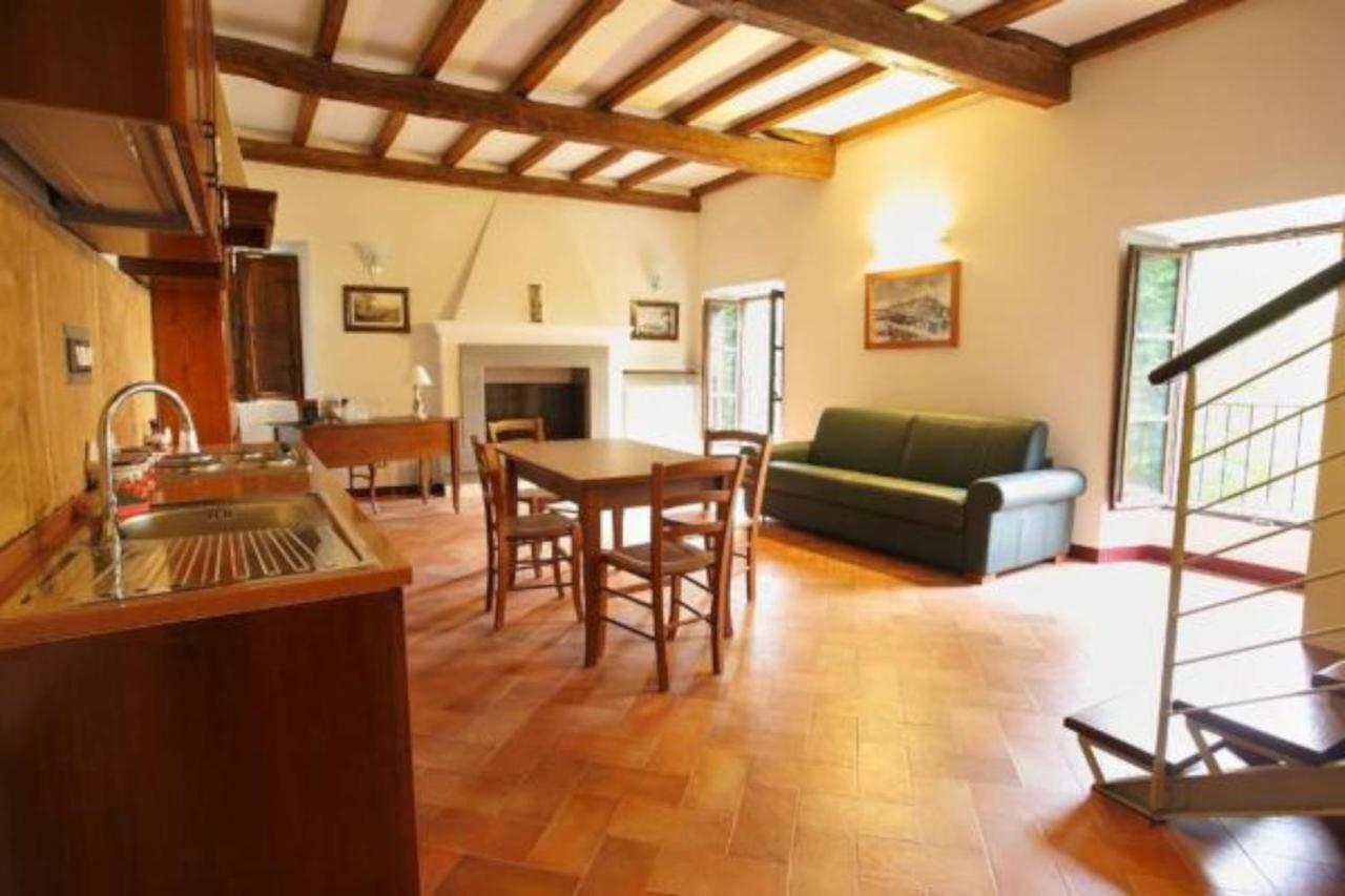 Antico Borgo La Commenda Aparthotel Montefiascone Exteriör bild