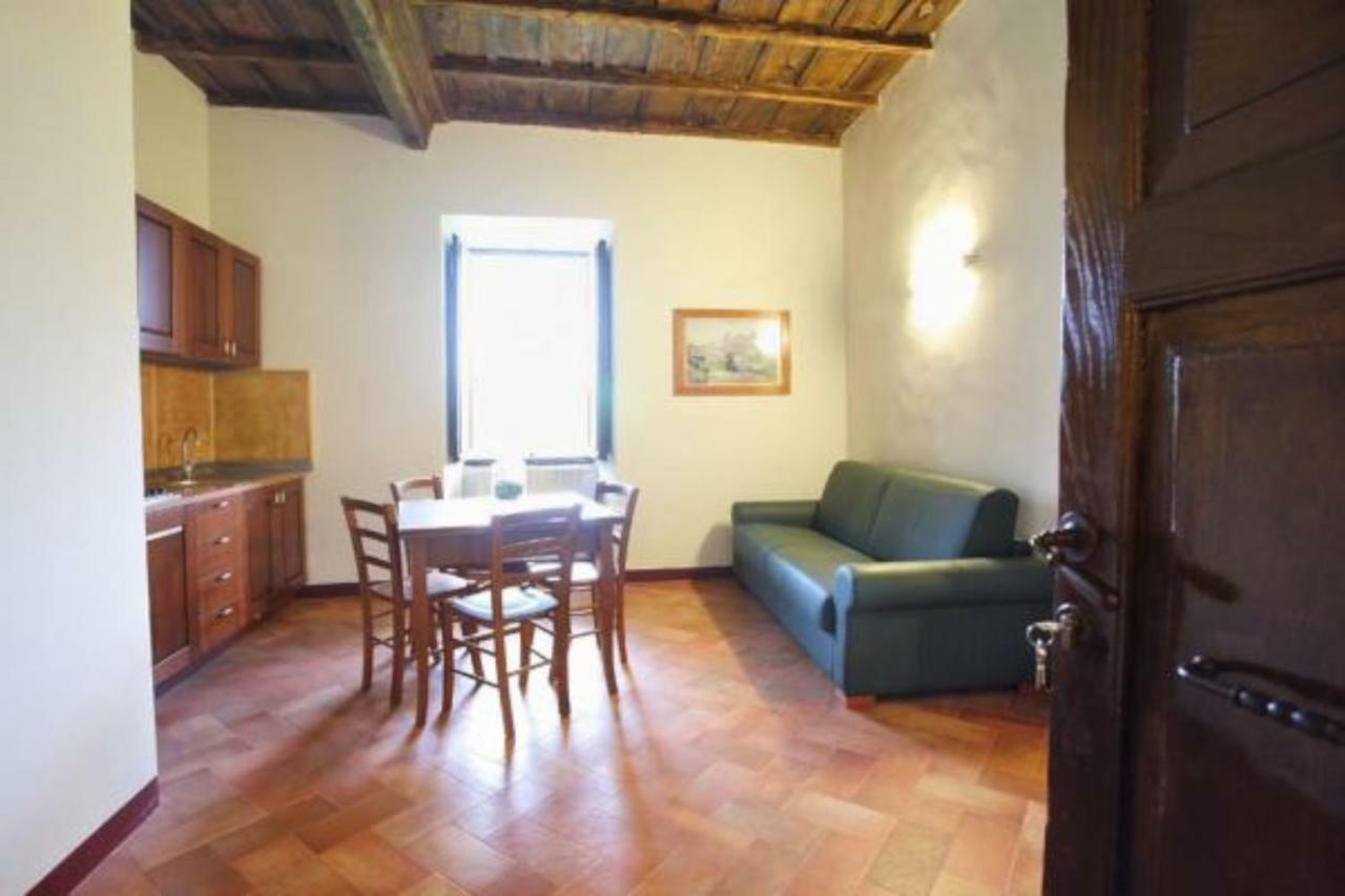 Antico Borgo La Commenda Aparthotel Montefiascone Exteriör bild
