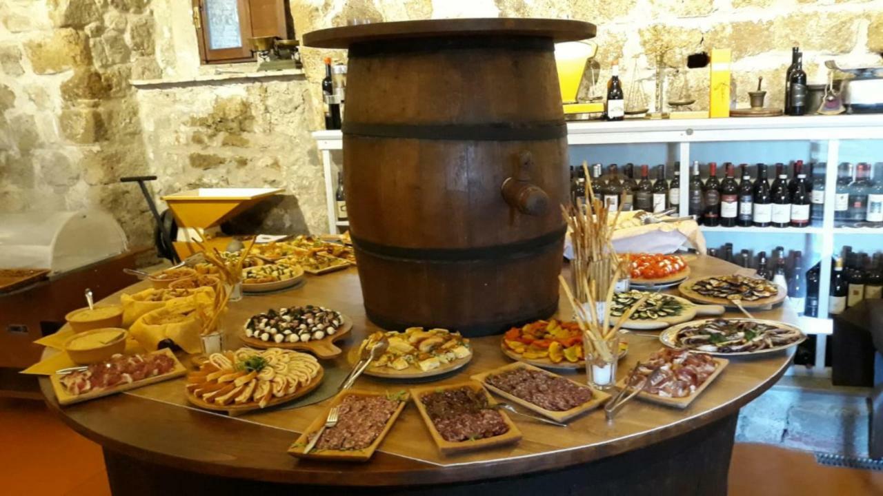 Antico Borgo La Commenda Aparthotel Montefiascone Exteriör bild